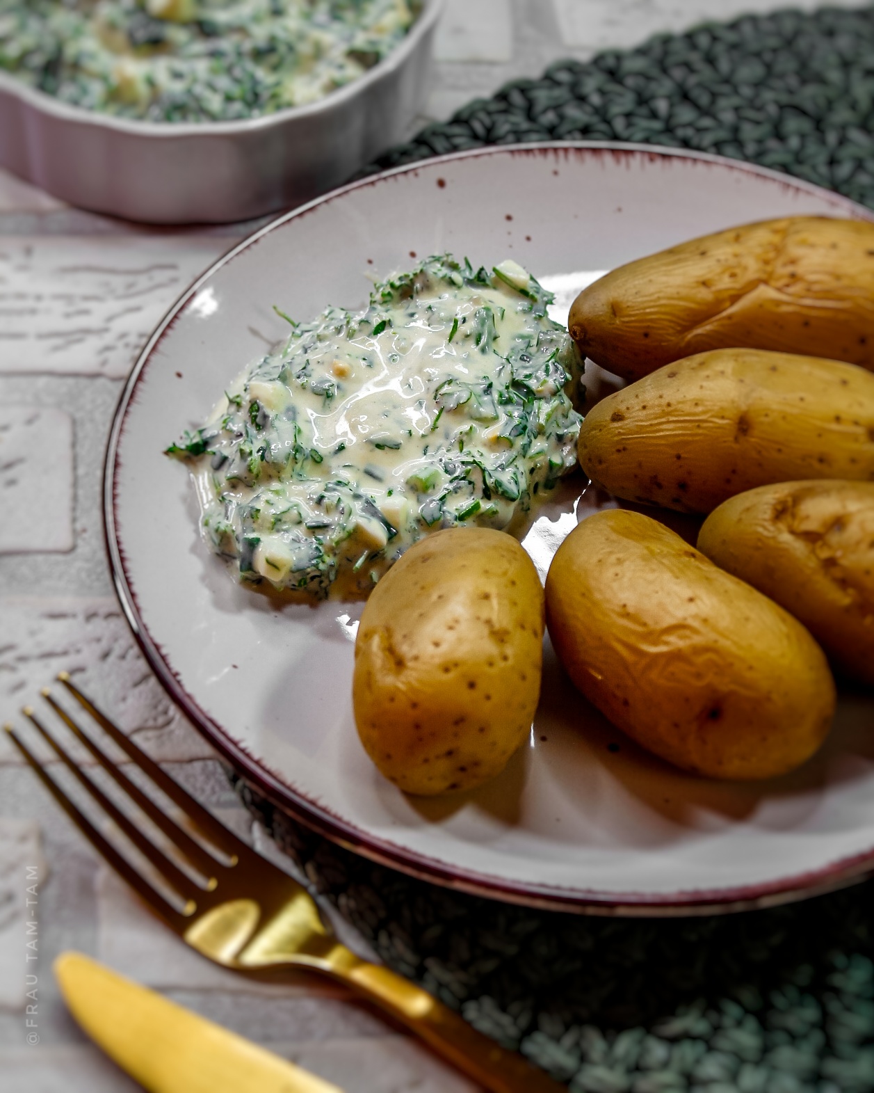 Gruene-Sosse-mit-Pellkartoffeln-Frau-Tam-Tam